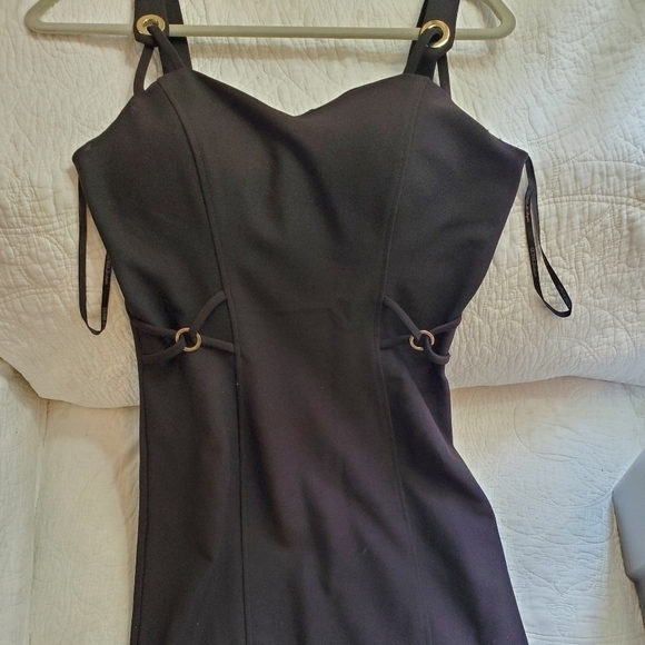 Guess - Picture 3 of 5